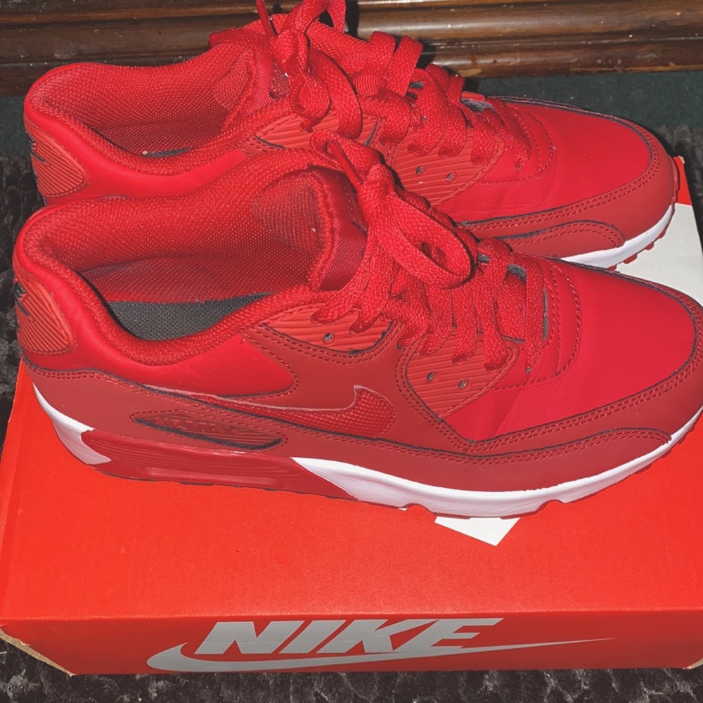Sneakers - Picture 3 of 5